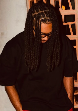DOMI Black Tee